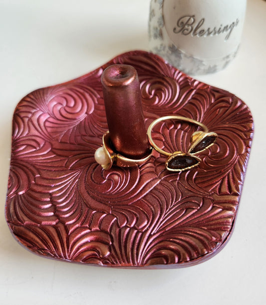 Red Feathers Ring Dish